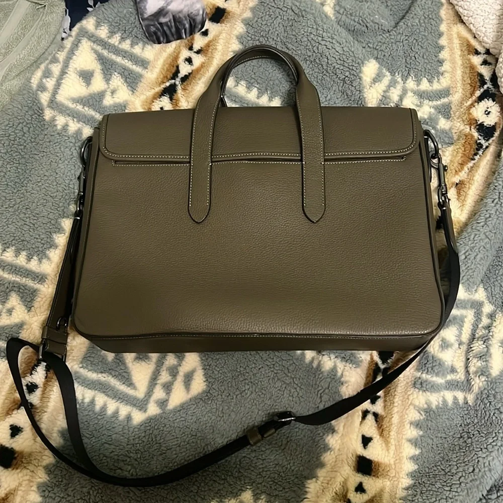 Coach Outlet Sullivan Portfolio Brief - Picture 2 of 4